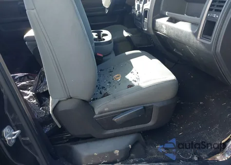 2019 Ram 1500 Classic Tradesman 4X2 6'4 Box z USA, uszkodzony, nr VIN 1C6RR6FG1KS594052